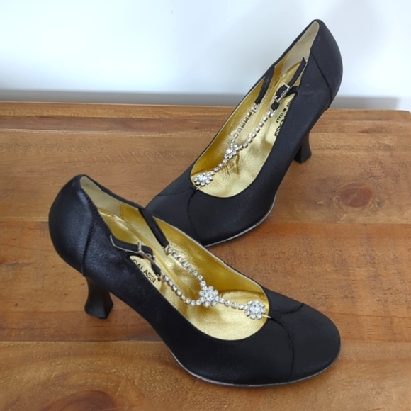 FINAL SALE 🆕🌿GIORGIO GALASSI MARY JANE PUMPS🌿 - Picture 7 of 16